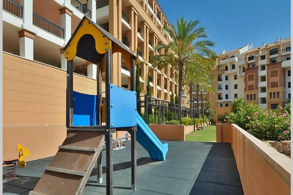 شقة Penthouse With Sea Views In ماربيا المظهر الخارجي الصورة
